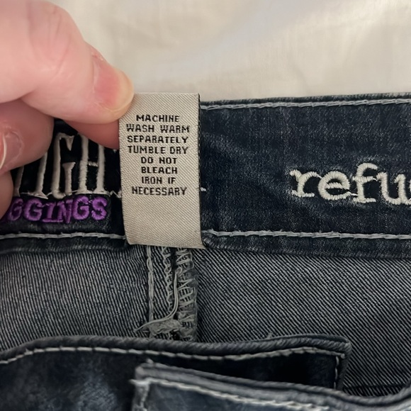 Refuge Skin Tight Leggings - Picture 9 of 11